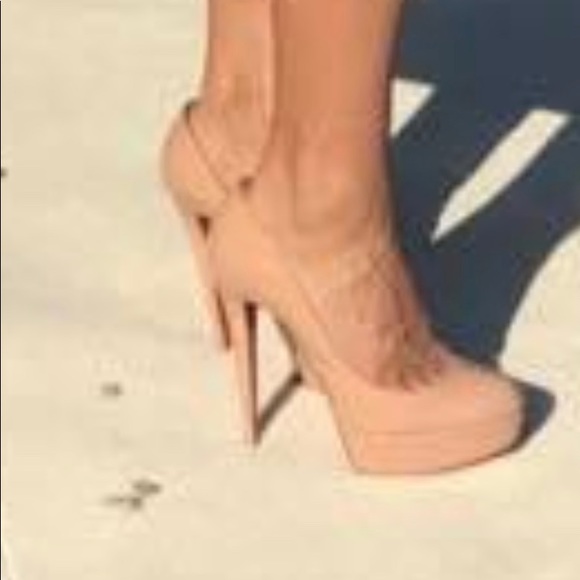 Shoes - Picture 8 of 8